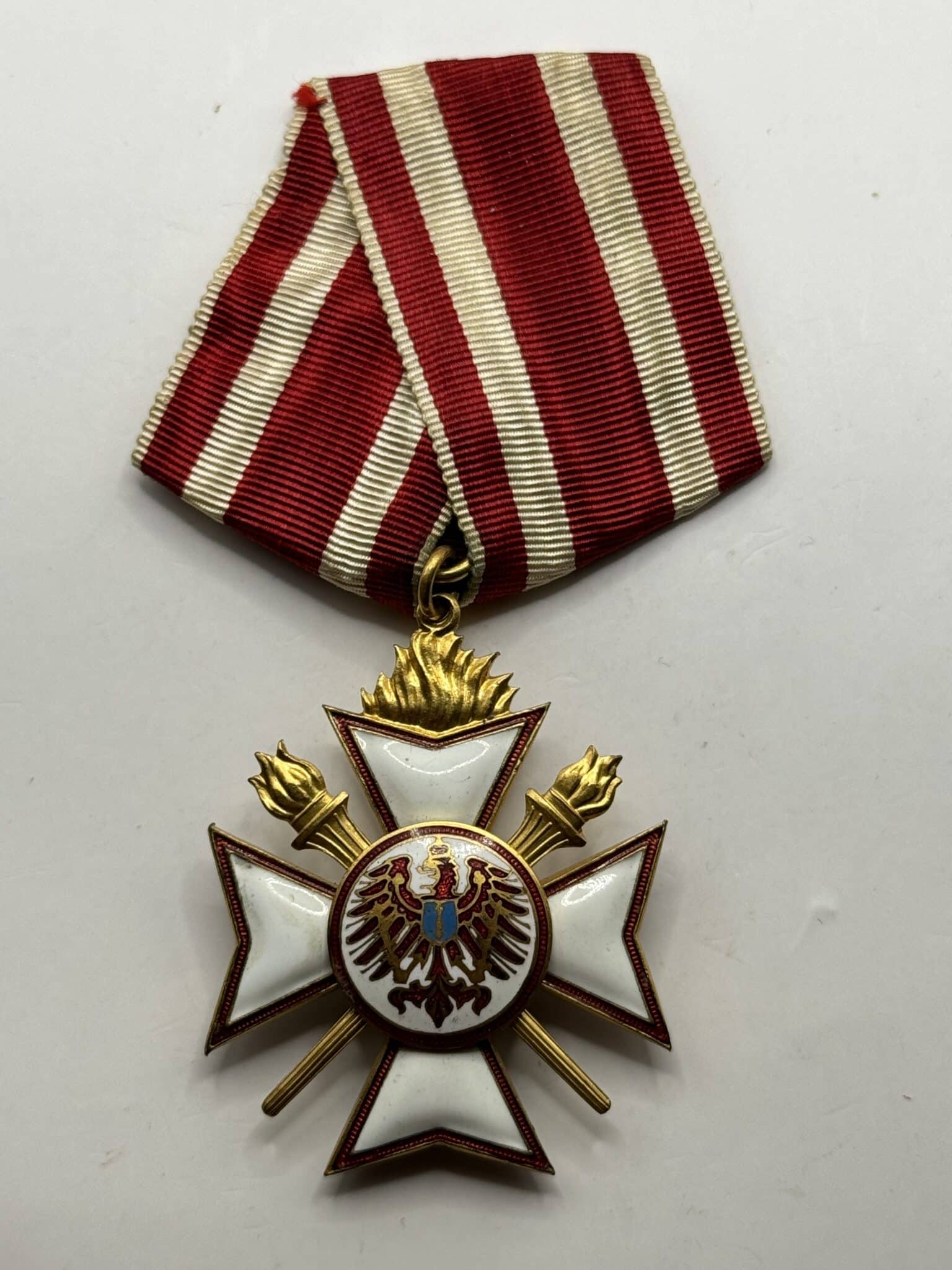 Tyskland, Fortjeneste medalje, Givet den 22 okt. 1933 fra Brandenburgs provinsbrandvænset, Forgyldt sølv medalje, Vægt ca. 27,36 gram, 48,3 x 39 mm, Lavet i 299 Eksemplar