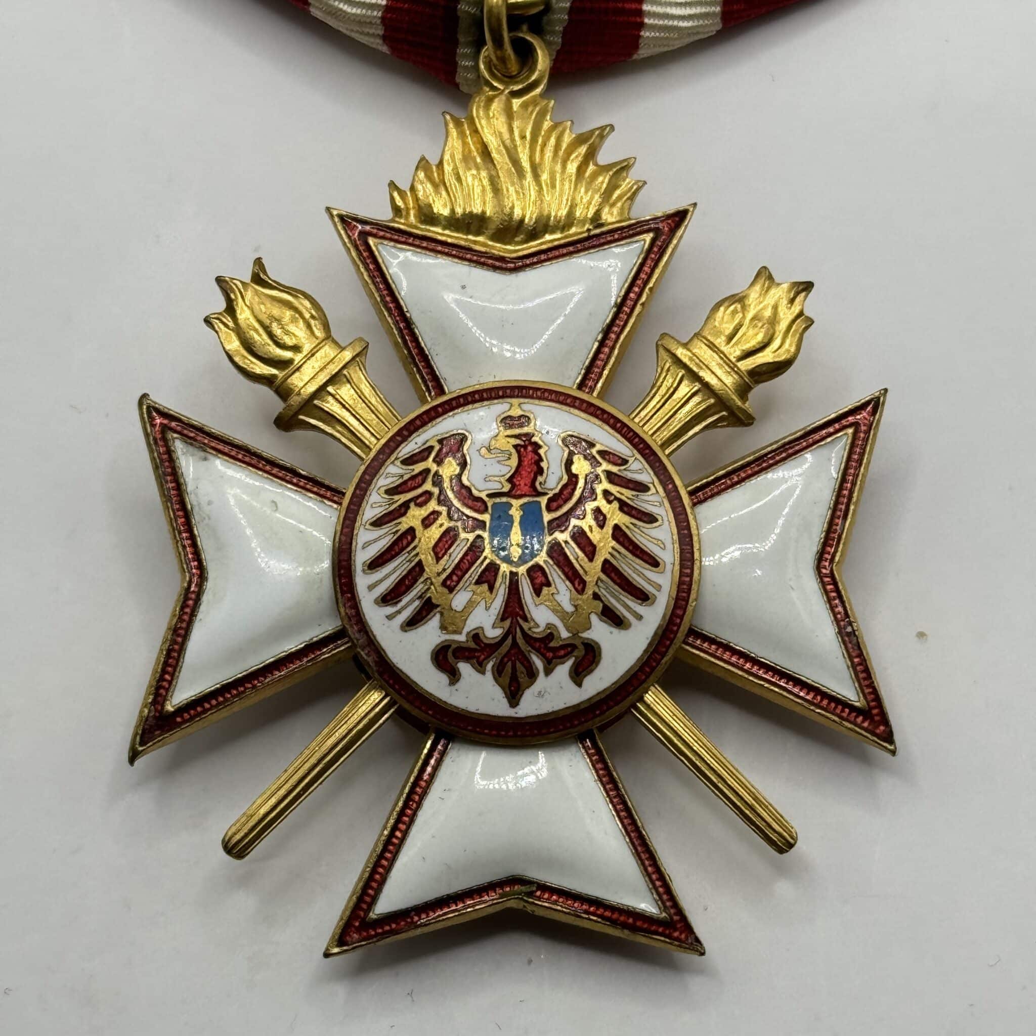 Tyskland, Fortjeneste medalje, Givet den 22 okt. 1933 fra Brandenburgs provinsbrandvænset, Forgyldt sølv medalje, Vægt ca. 27,36 gram, 48,3 x 39 mm, Lavet i 299 Eksemplar - Image 2