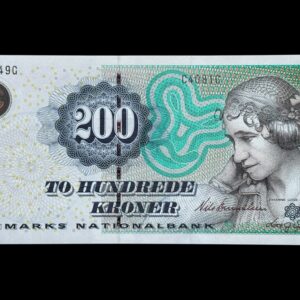 200 kroner 2008 C4, Lars G. Sørensen/Nils Bernstein, Nr. 054049G-L, Sieg 153, Pick 62, Kva. 0 "Modelfoto"