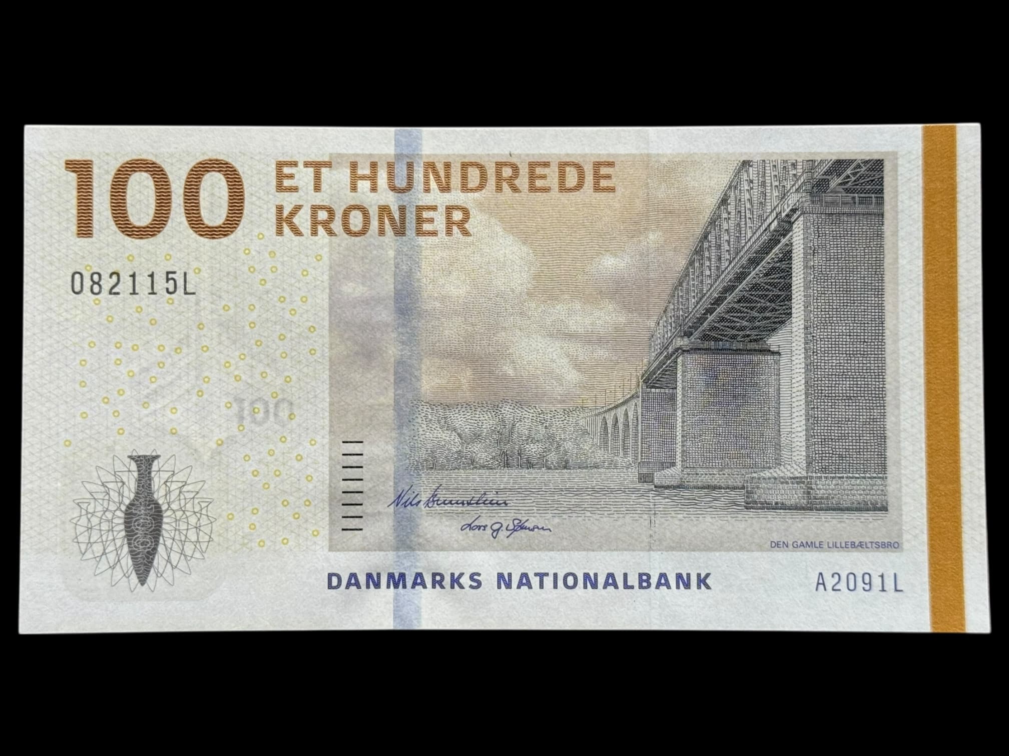 100 kroner 2009 A2, Lars G. Sørensen/Nils Bernstein, Nr. 082115L, Sieg 157, Pick 66, Kva. 0