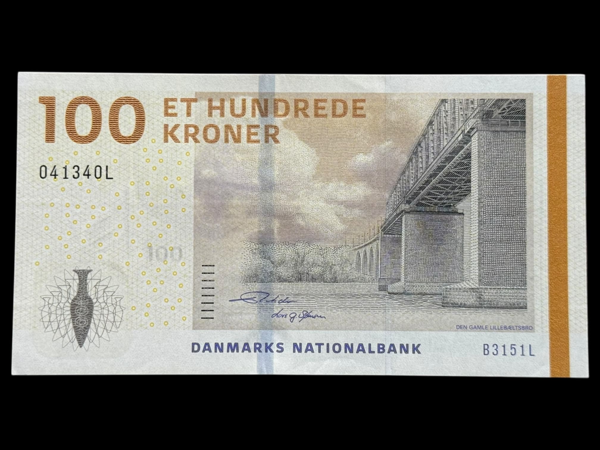 100 kroner 2015 B3, Lars G. Sørensen/Lars Rohde, Nr. 041340L, Sieg 157, Pick 66, Kva. 0