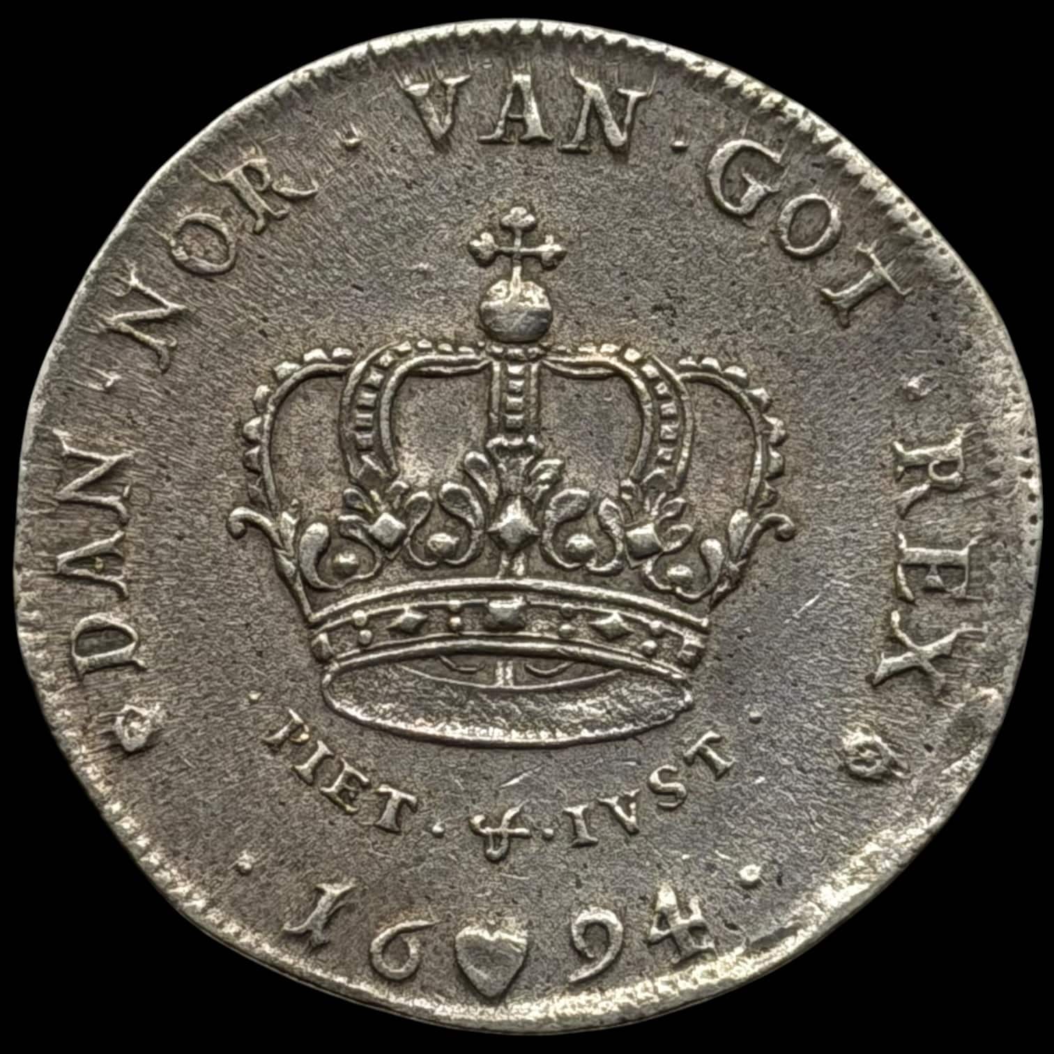 1694, Krone, Chr.V, Sieg 51.1, Hede 99A, Kva. 1+ renset