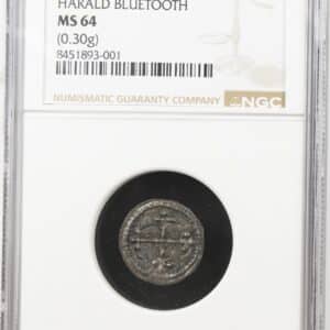 Svend Tveskæg, 985-1013, Hedeby, Halv brackstat, a. 985-990, Hbg. 2 (Harald), Malmer KG 10c, A5d/A1a, Pl. 29.23/31.2, Moesgaard 5.106, Ekstrem sjælden variant (KG 10c), Kva. 0-01, Graderet MS 64 af NGC "TOP POP" Graderet som Harald Blåtand, men denne mønt er præget under Svend Tveskæg "Forkbeard"