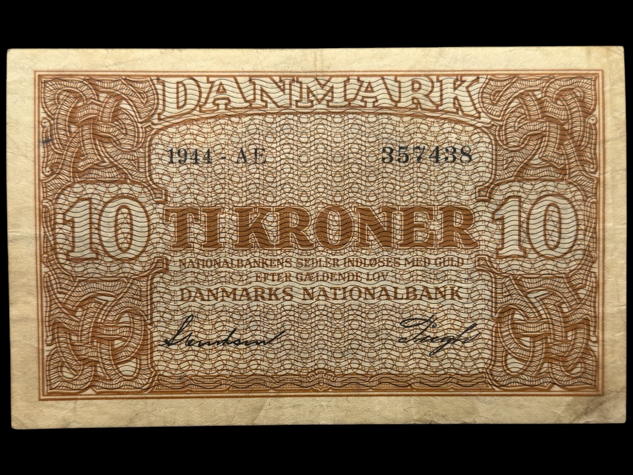 10 kroner 1944 AE, Svendsen/Pugh, Nr. 357438, Sieg 120, DOP 129, Pick 36, Kva. 1-1+