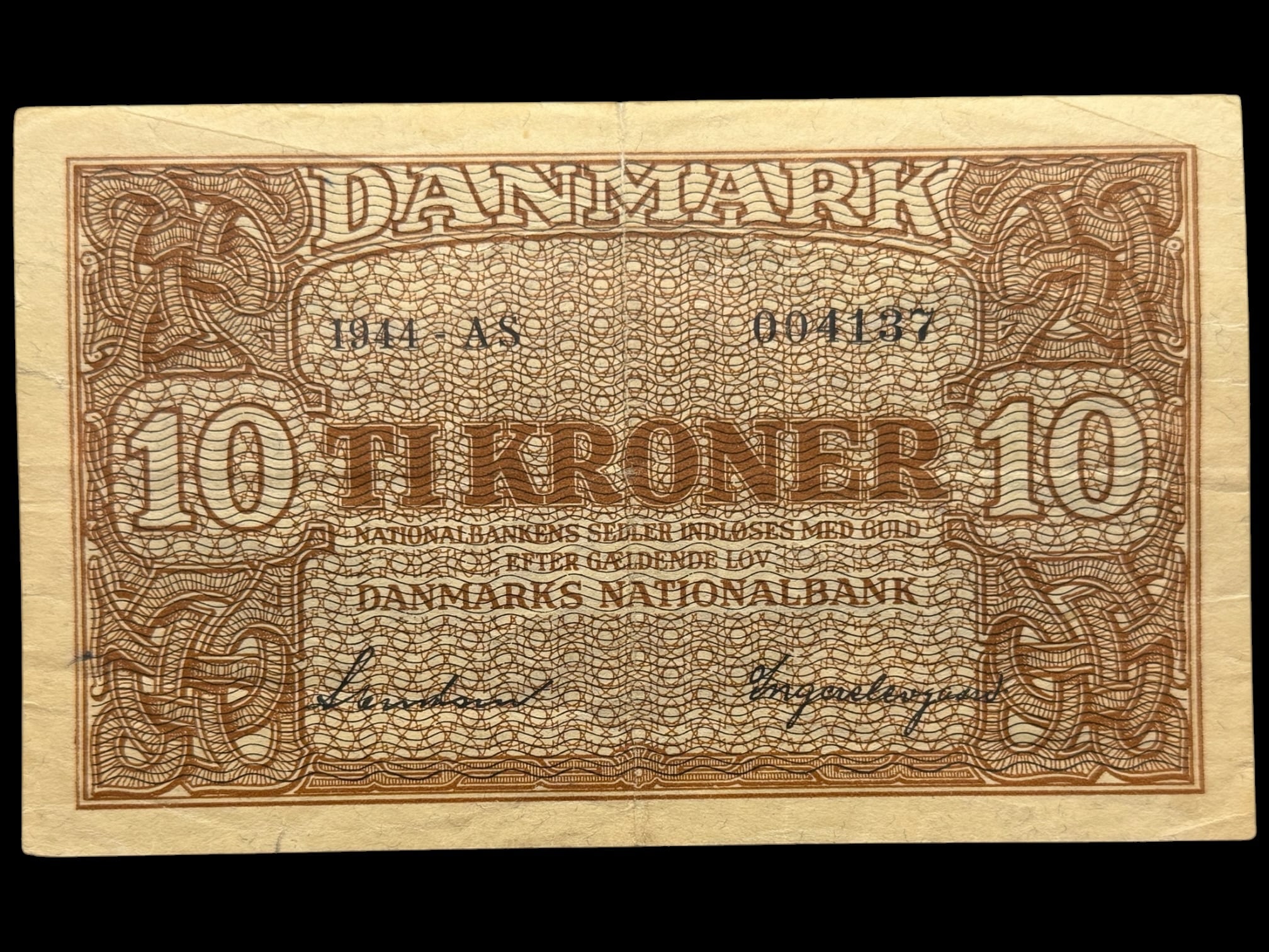 10 kroner 1944 AS, Svendsen/Ingerslevgaard, Nr. 004137, Sieg 120, DOP 129, Pick 36, Kva. 1+ “Ukendt underskriftskombination ifølge Sieg”