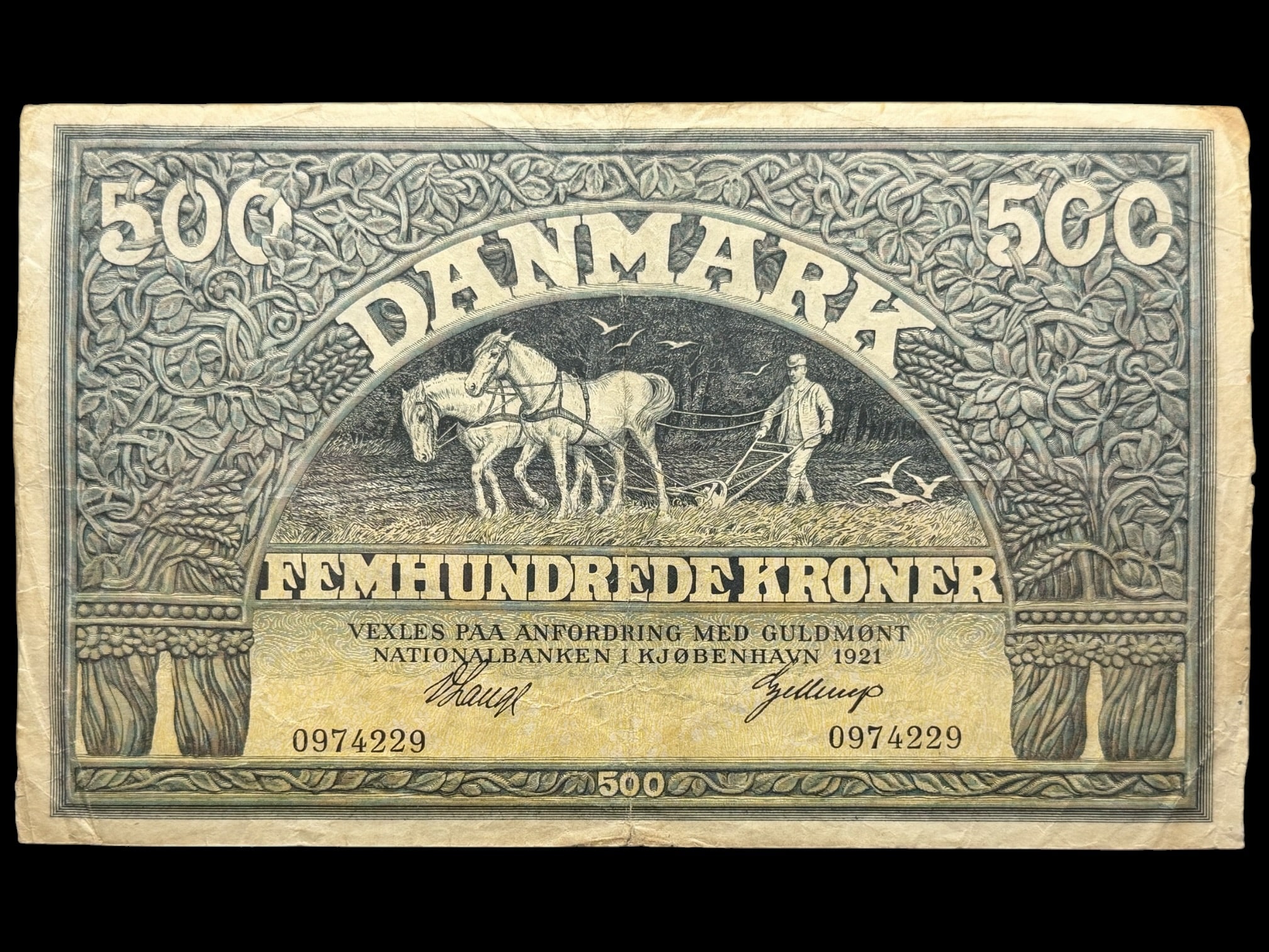 500 kroner 1921, V.Lange/Gellerup, Nr. 0974229, Sieg 112, DOP 117, Pick 24, Kva. 1-1+ “Ukendt underskriftskombination ifølge Sieg”